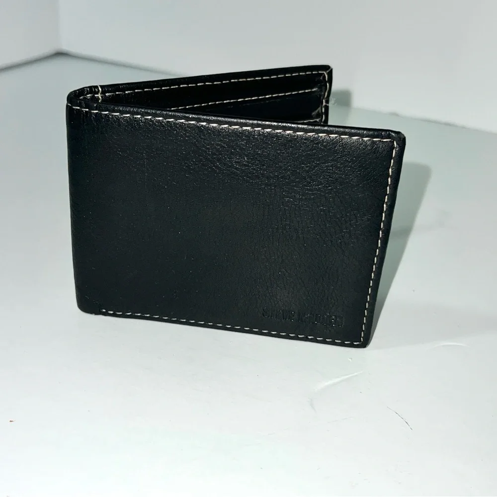 Steve Madden Minimal Black Leather Bi-Fold Mans Wallet
